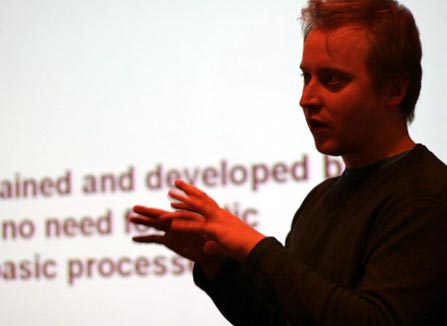 Kai Kuikkaniemi presenting Digitalopenandfree.org at PixelACHE 2005